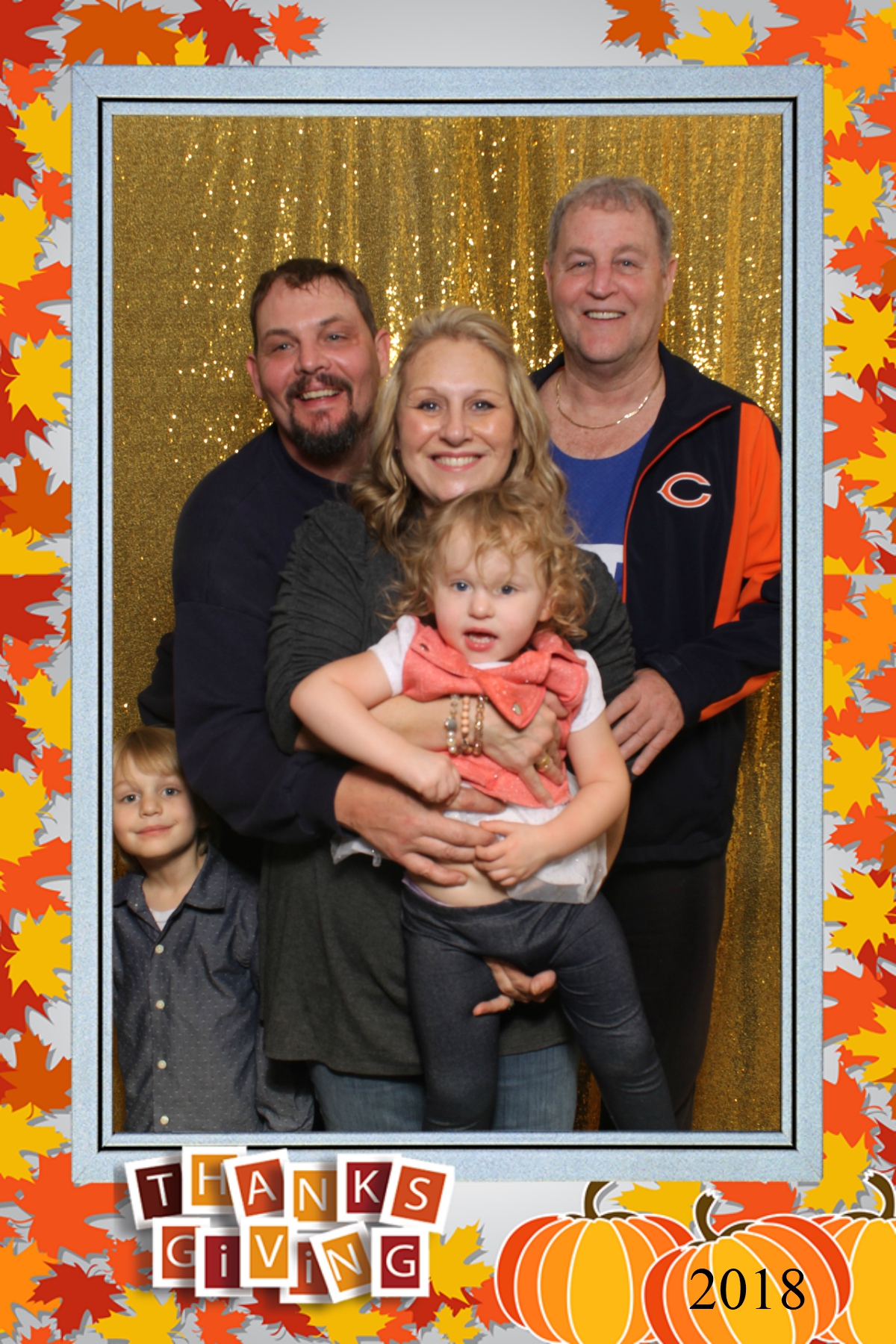 Thanksgiving 2018 | View more photos from the event at gallery.niknoxphotobox.com/u/NiKnox-Photo-Box/Thanksgiving-2018